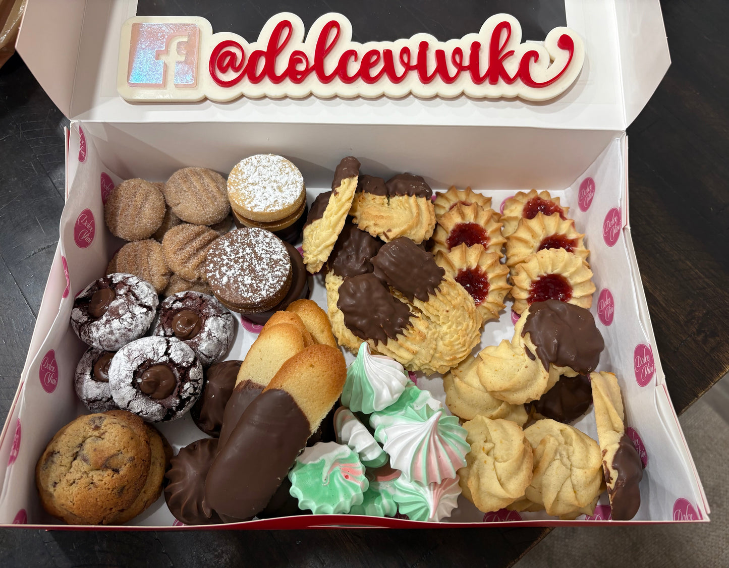 Box of assorted cookies 